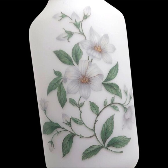 Vintage Floral White Satin Glass Vase Gold Trim Cottagecore - Picture 8 of 9